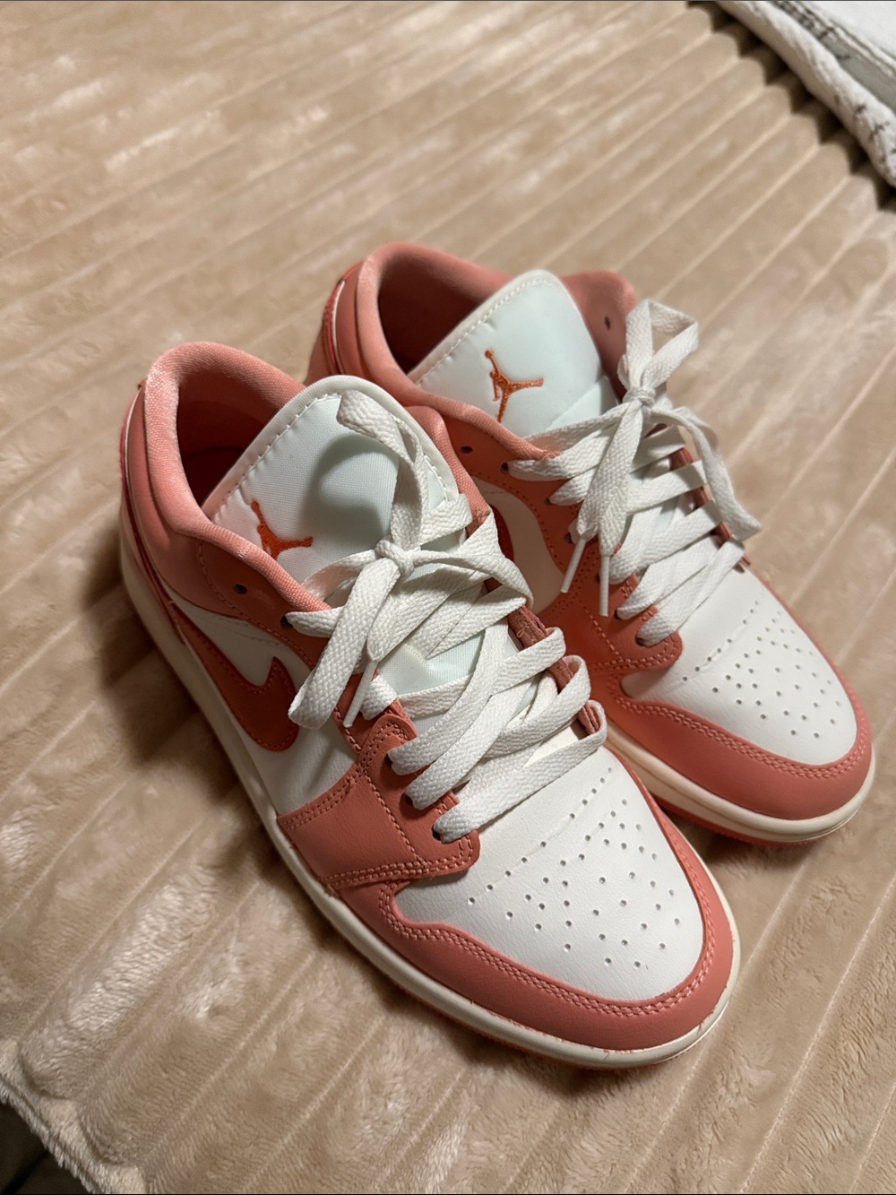 Jordan Low-Top Sneakers - White & Coral Pink